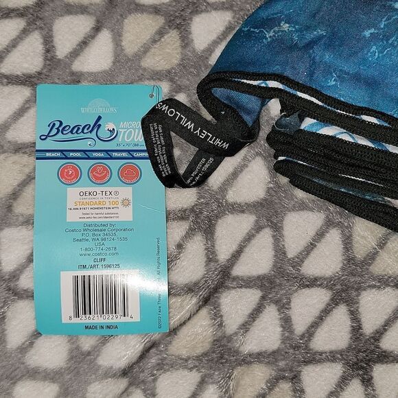 New Whitley Willows Reversible Microfiber Packable Towel 35" x 70" Cliff - Picture 4 of 7